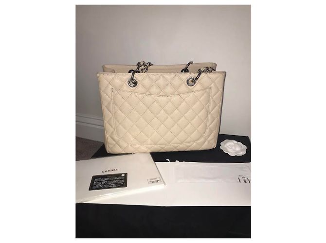 Borsa a mano Chanel Grandshopping in pelle beige - vista 3