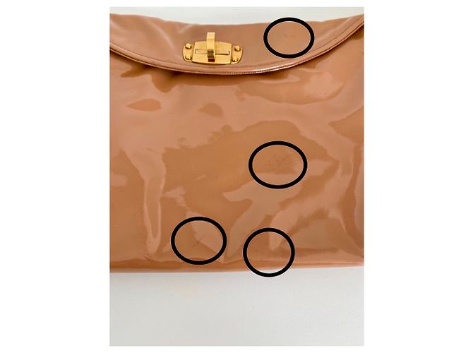 Pochette Miu Miu in vernice beige - vista 3
