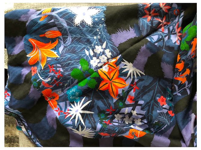 Scialle Hermès Tyler 140 cm cashmere di seta Nero Blu Arancione - vista 3
