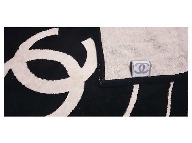 nova toalha Chanel Preto Bege - vista 4