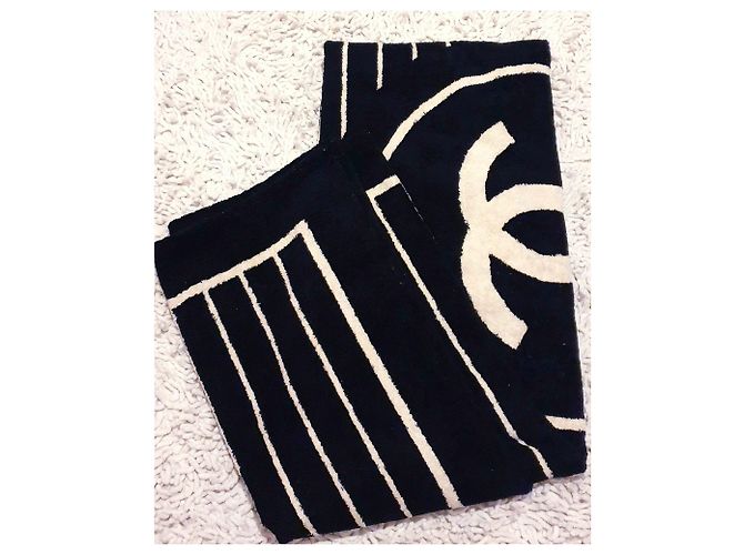 nova toalha Chanel Preto Bege - vista 6