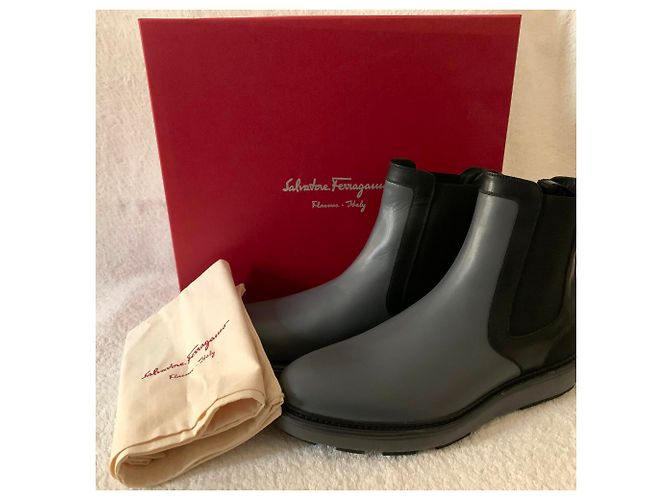 Salvatore Ferragamo Stivaletti in pelle bicolore - vista 12