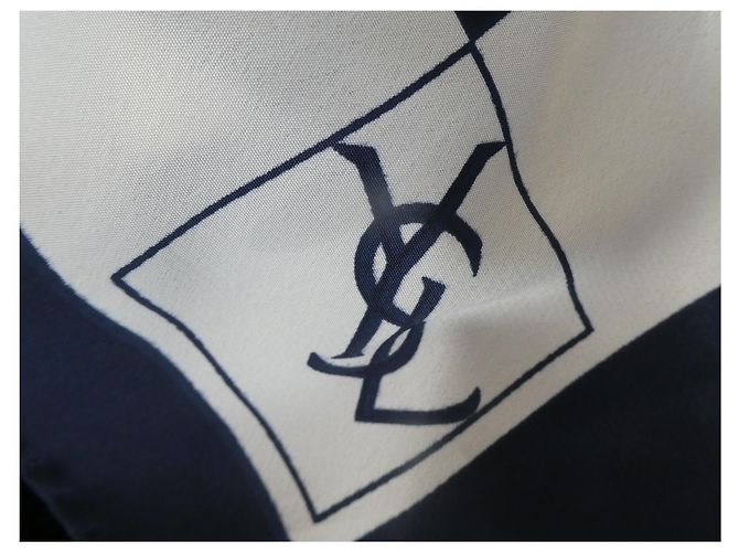 Yves Saint Laurent YSL logos - vue 2