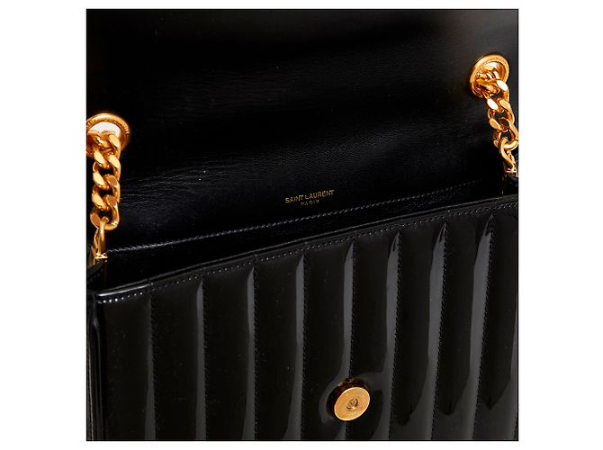 Saint Laurent VICKY GRANDE PATENTE PRETA - vista 5