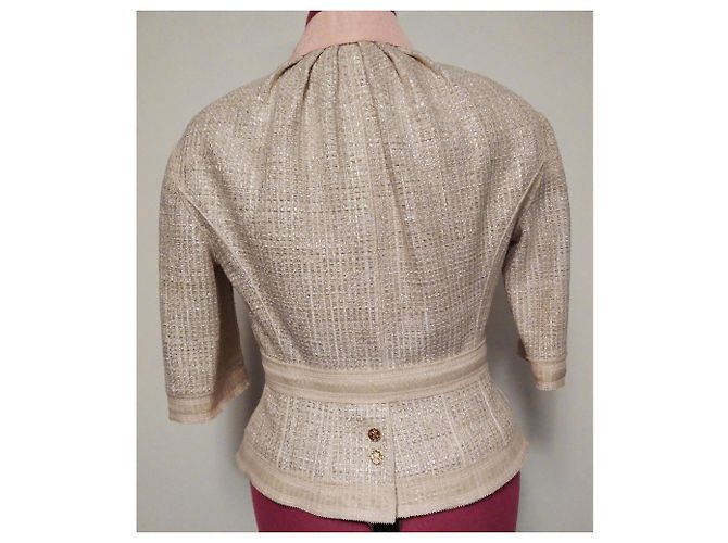 Chaqueta Louis Vuitton de seda rosa con botones dorados - vista 2