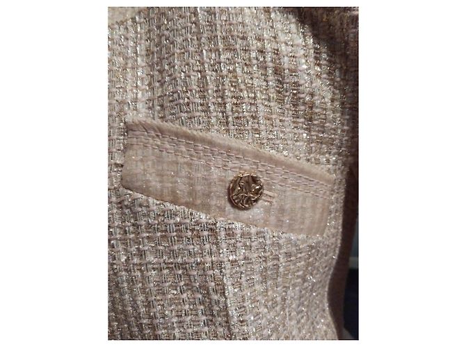 Chaqueta Louis Vuitton de seda rosa con botones dorados - vista 7