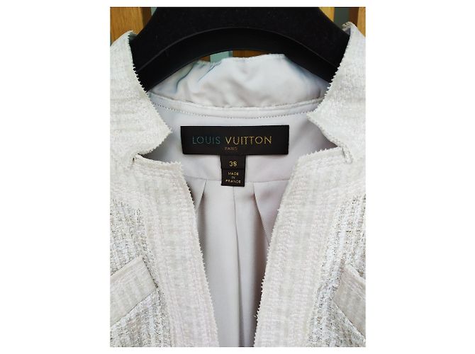 Chaqueta Louis Vuitton de seda rosa con botones dorados - vista 8