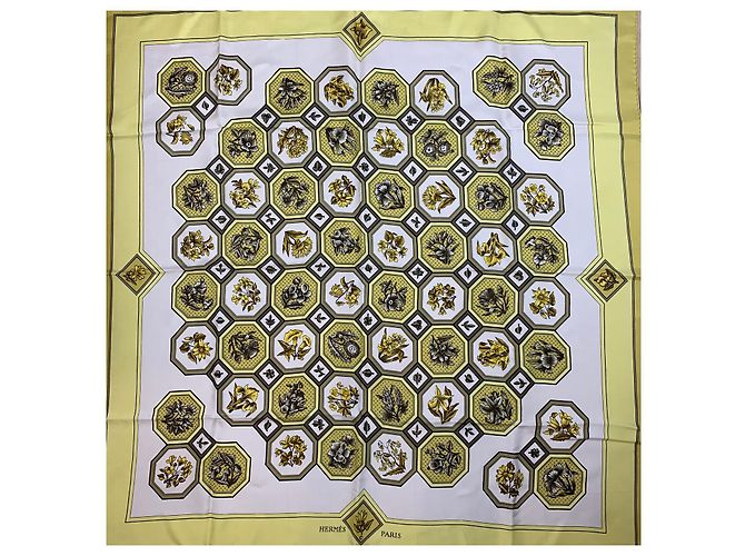 Foulard Hermès Carrelages in seta giallo 90x90 cm - vista 2