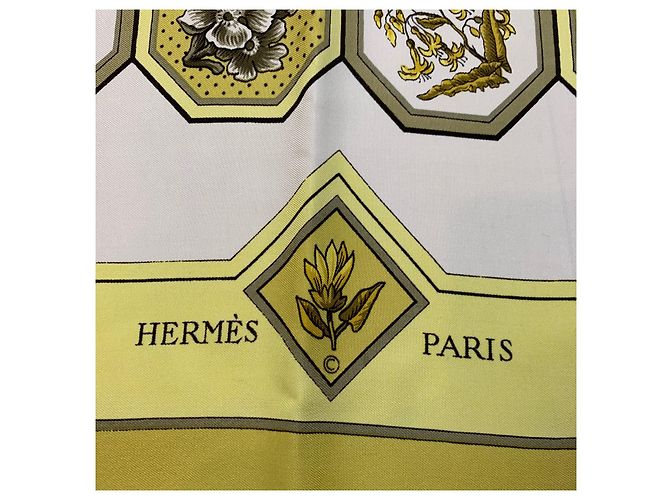Foulard Hermès Carrelages in seta giallo 90x90 cm - vista 3
