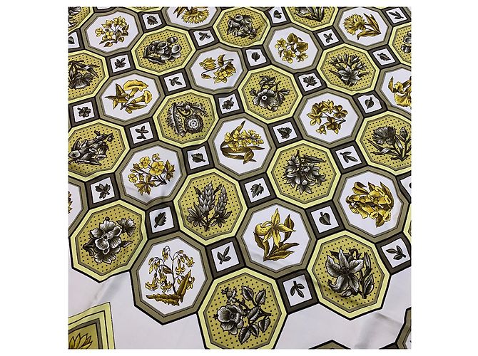 Foulard Hermès Carrelages in seta giallo 90x90 cm - vista 4