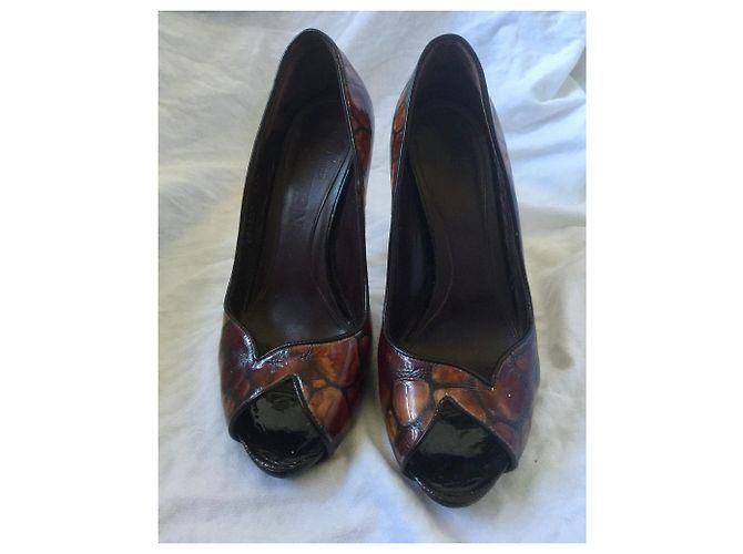 Alexander Mcqueen Tacchi a punta in rilievo Marrone Castagno - vista 10