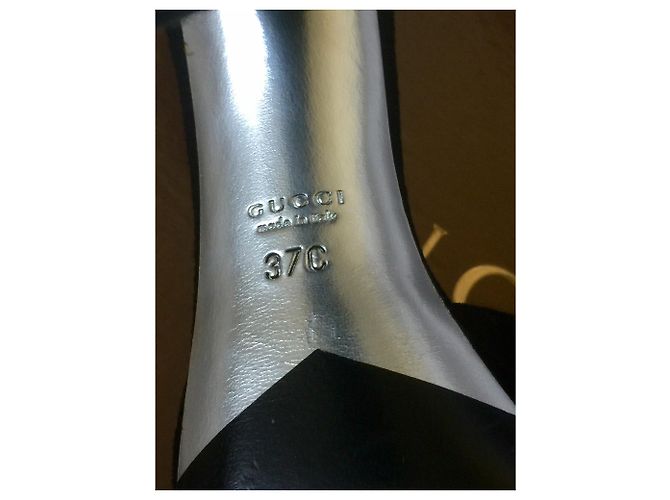 Gucci Metallgeprägte High Heels Schwarz Silber - Ansicht 7