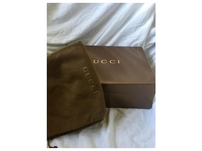 Gucci Metallgeprägte High Heels Schwarz Silber - Ansicht 9