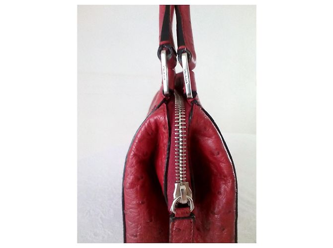 PRADA Rote Straußenschaum-Handtasche - Ansicht 5