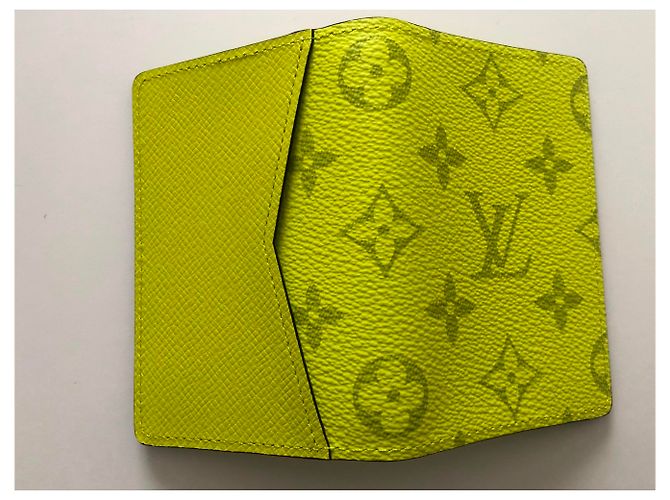 Louis Vuitton taigarama wallet Yellow - view 3