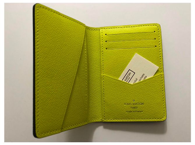 Louis Vuitton taigarama wallet Yellow - view 4
