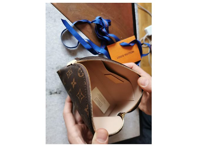 Pochette cosmetica Louis Vuitton PM Marrone - vista 2