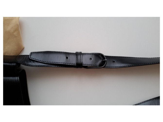 Louis Vuitton Twist Bucket Nero - vista 8