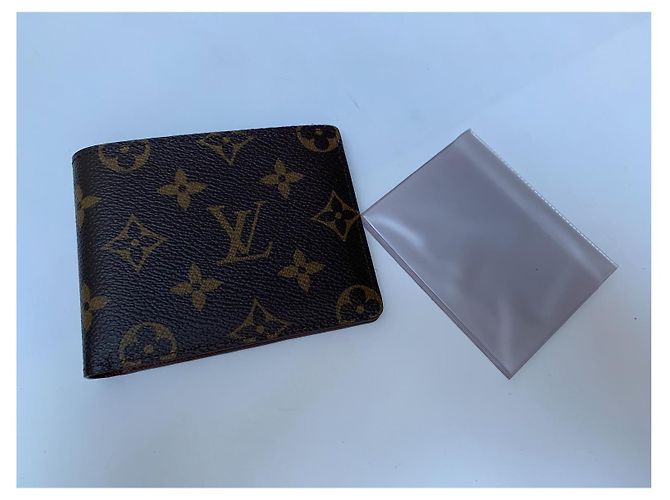 Louis Vuitton, Classic monogram wallet. Chic and useful gift - view 3