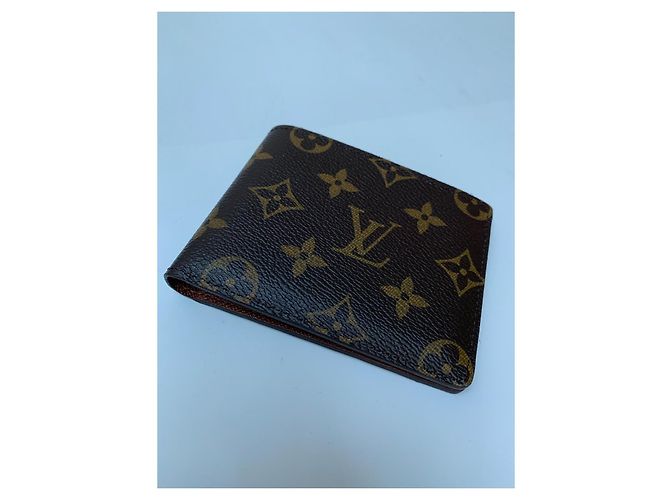 Louis Vuitton, Classic monogram wallet. Chic and useful gift - view 4