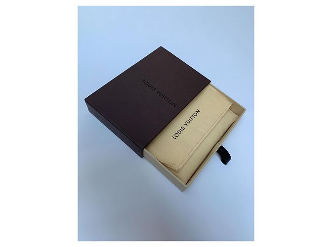 Louis Vuitton, Classic monogram wallet. Chic and useful gift - view 7
