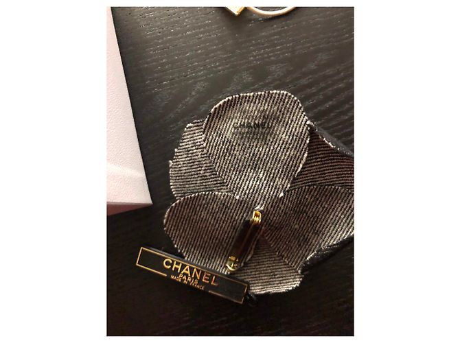 Spilla Camelia Chanel Blu Navy in Cotone - vista 4