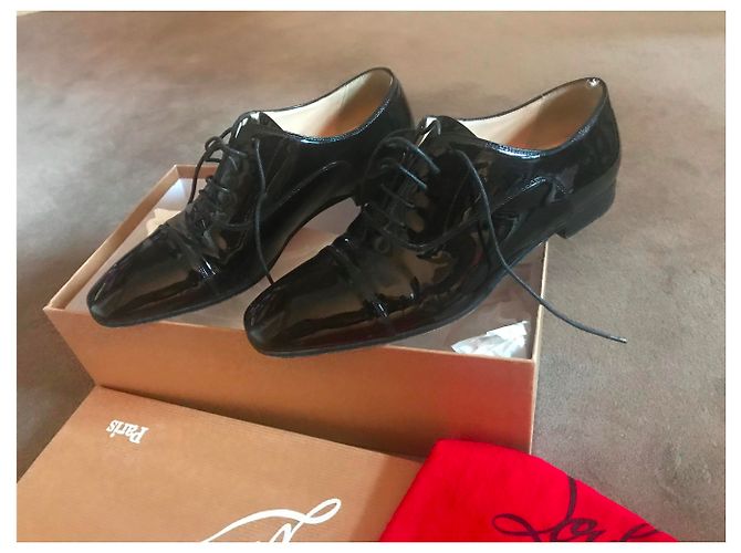 Christian Louboutin Scarpe Basse Stringate in Vernice Nera Nero - vista 4