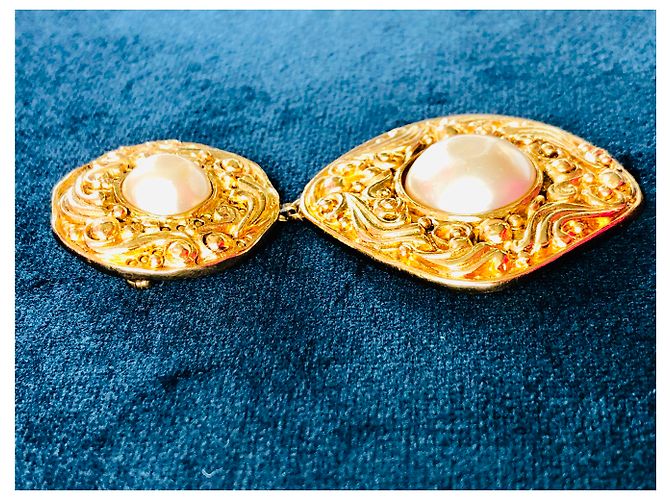 Spilla medaglia barocca Chanel D'oro Bianco sporco - vista 4