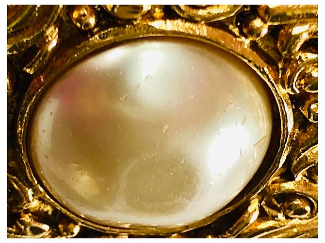 Spilla medaglia barocca Chanel D'oro Bianco sporco - vista 7