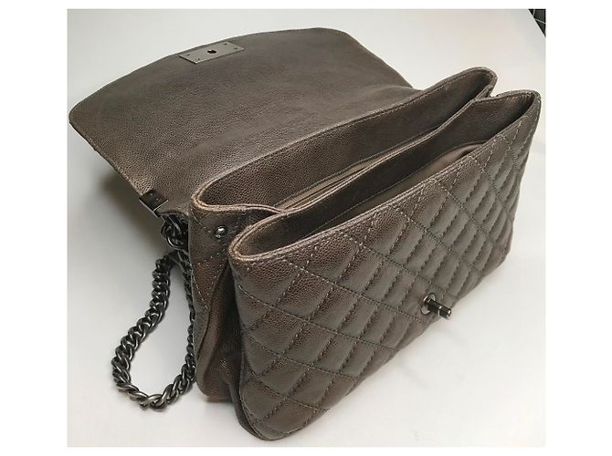 Chanel Borsa jumbo con patta in caviale Marrone Taupe Grigio antracite - vista 13