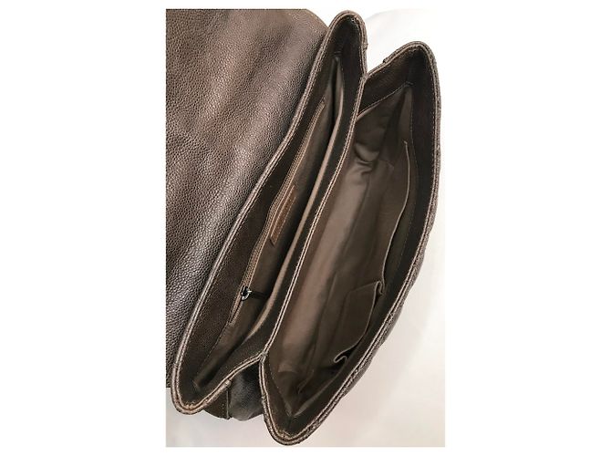 Chanel Borsa jumbo con patta in caviale Marrone Taupe Grigio antracite - vista 14