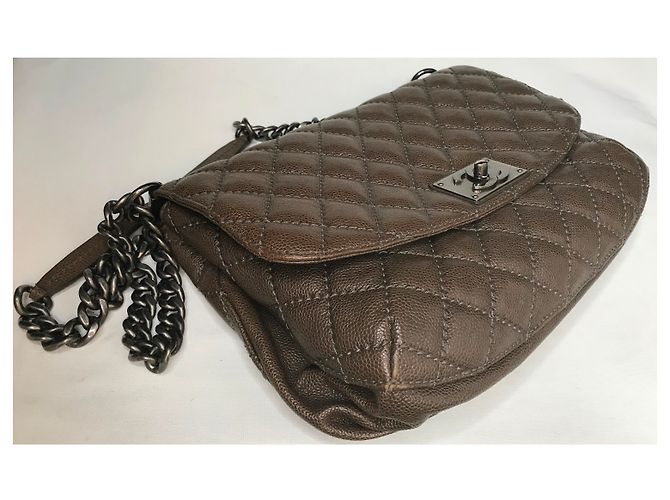 Chanel Borsa jumbo con patta in caviale Marrone Taupe Grigio antracite - vista 16