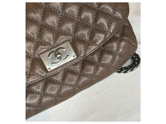 Chanel Borsa jumbo con patta in caviale Marrone Taupe Grigio antracite - vista 21