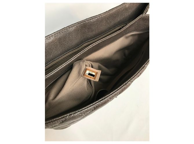 Chanel Borsa jumbo con patta in caviale Marrone Taupe Grigio antracite - vista 22