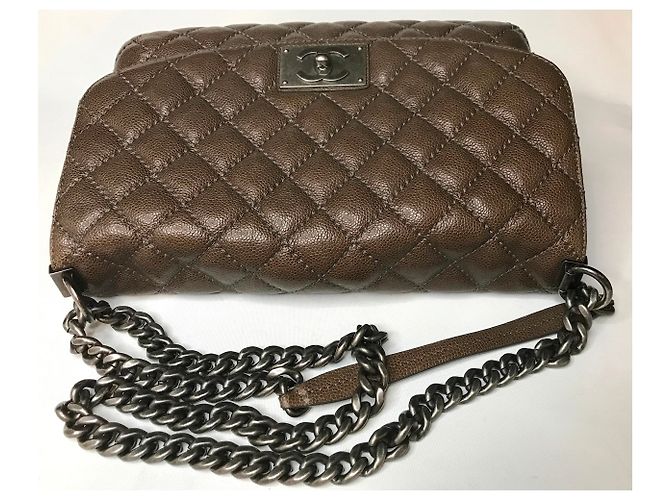 Chanel Borsa jumbo con patta in caviale Marrone Taupe Grigio antracite - vista 6