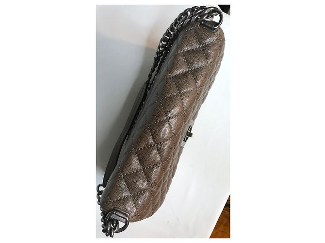 Chanel Borsa jumbo con patta in caviale Marrone Taupe Grigio antracite - vista 7
