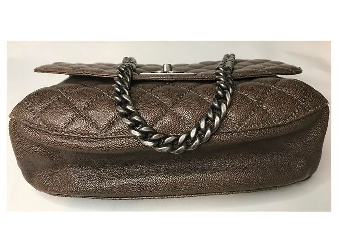 Chanel Borsa jumbo con patta in caviale Marrone Taupe Grigio antracite - vista 9