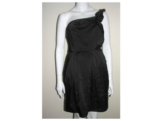 Bcbg Max Azria Ein Cocktailkleid mit Schulter Schwarz - Ansicht 2