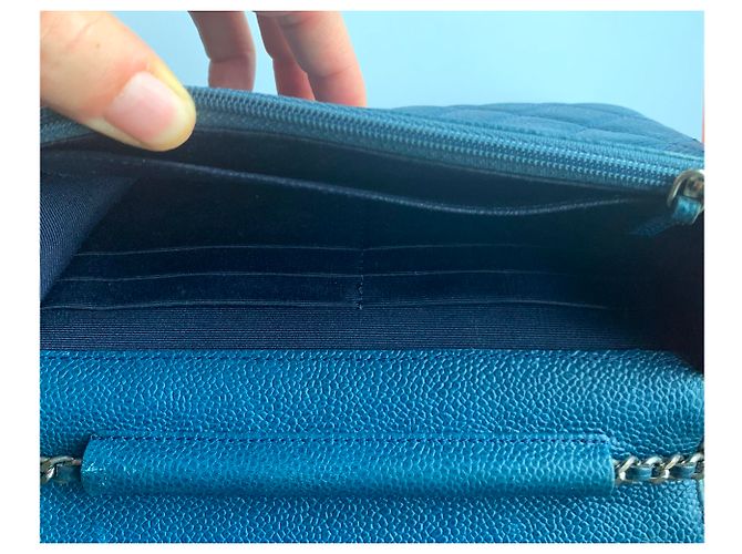 Portafoglio CHANEL con catena in pelle blu caviale - vista 6
