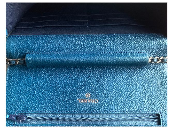 Portafoglio CHANEL con catena in pelle blu caviale - vista 7