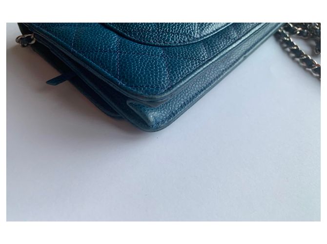 Portafoglio CHANEL con catena in pelle blu caviale - vista 8
