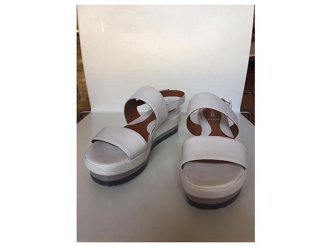 Sandali in pelle Fendi Bianco - vista 3