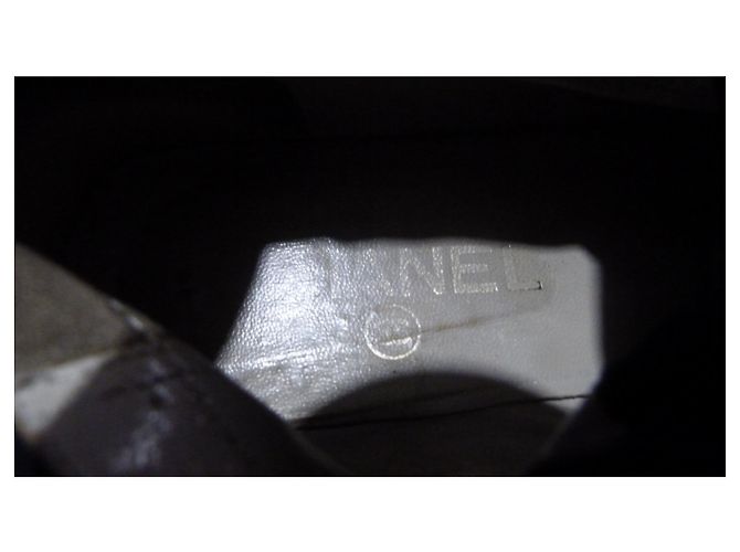 Botas Chanel de cuero marrón oscuro - vista 6