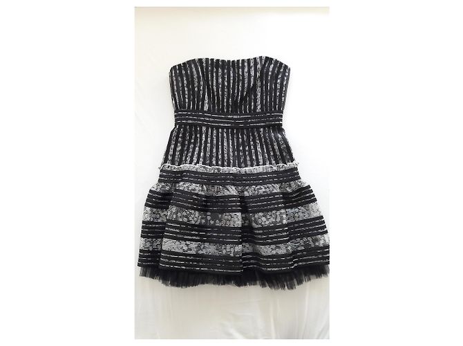 Abito nero Bcbg Max Azria con gonna multistrato - vista 2