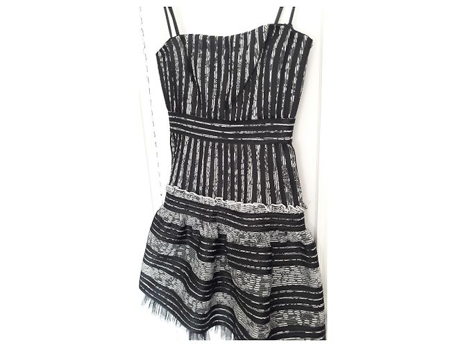 Abito nero Bcbg Max Azria con gonna multistrato - vista 4