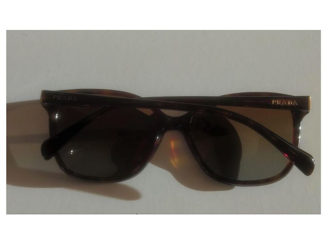 Occhiali da sole polarizzati Prada in colore avana / turtoise Marrone D'oro Bronzo - vista 16