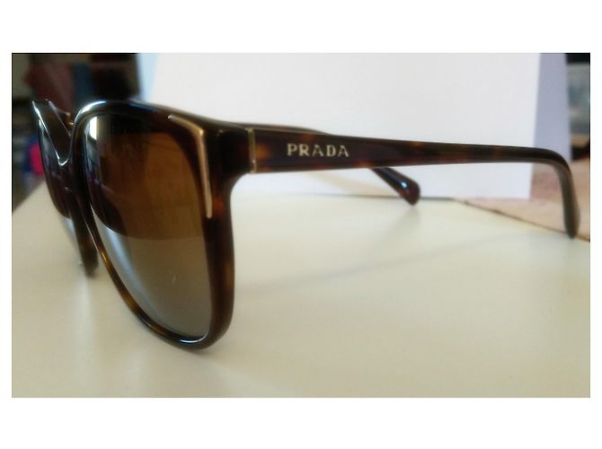 Occhiali da sole polarizzati Prada in colore avana / turtoise Marrone D'oro Bronzo - vista 4