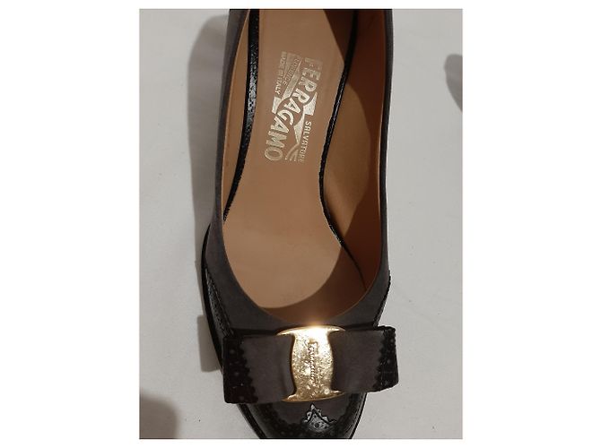 Décolleté Salvatore Ferragamo in pelle nero e grigio scuro Grigio antracite - vista 3