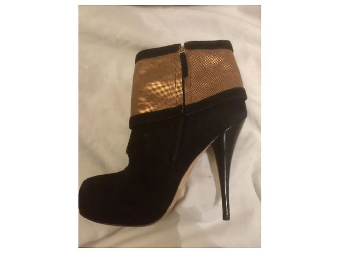 Fendi Botins pretos e dourados - vista 3