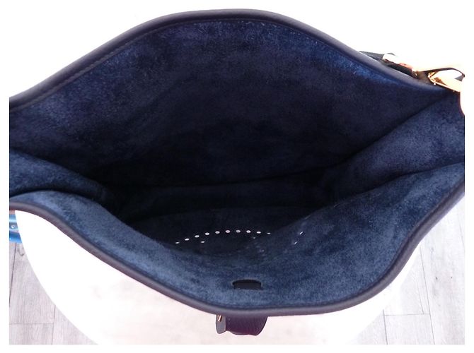 Borsa Hermès Evelyne III 33 Blu scuro - vista 6